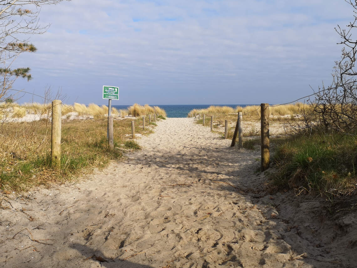 Strandaufgang mit Blick zur Ostsee